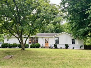339 Binkley Dr, Nashville, TN 37211