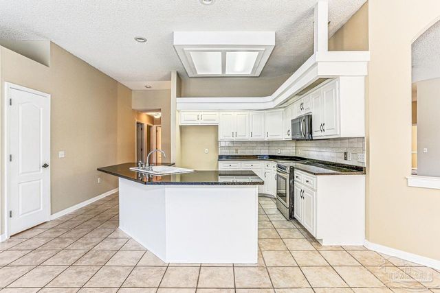 1175 Mary Kate Dr, Gulf Breeze, FL 32563