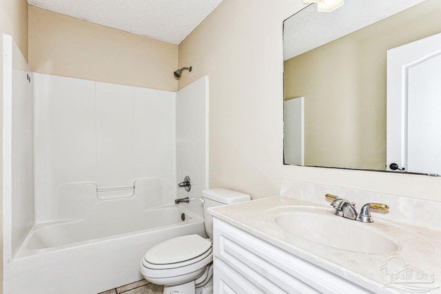 1175 Mary Kate Dr, Gulf Breeze, FL 32563