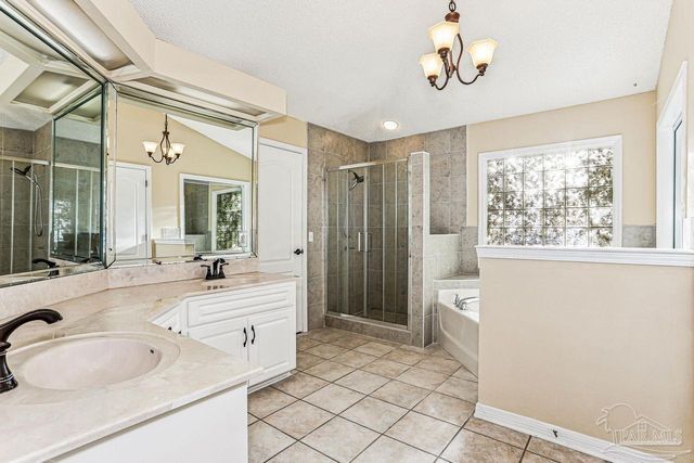 1175 Mary Kate Dr, Gulf Breeze, FL 32563