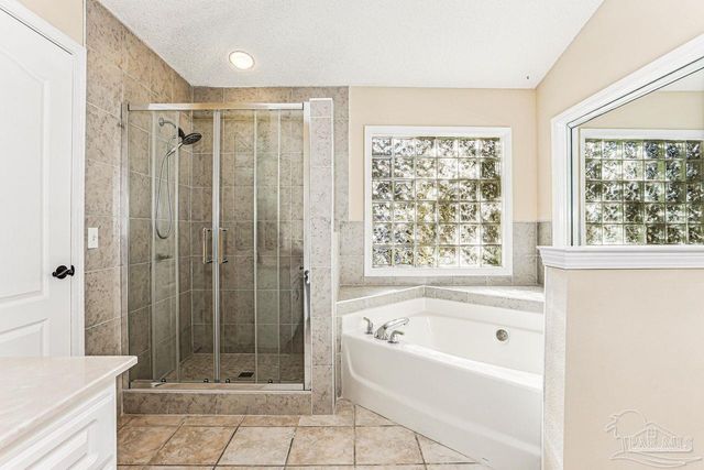 1175 Mary Kate Dr, Gulf Breeze, FL 32563