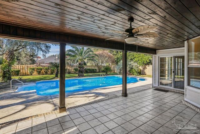 1175 Mary Kate Dr, Gulf Breeze, FL 32563