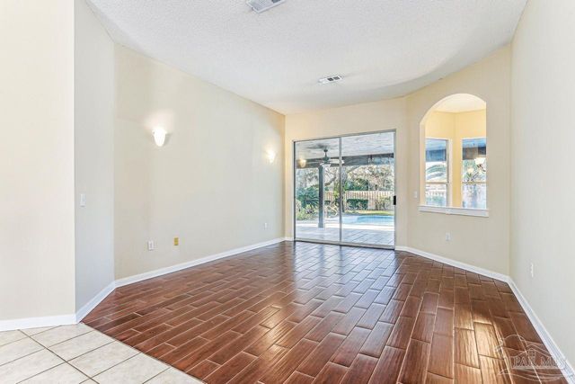 1175 Mary Kate Dr, Gulf Breeze, FL 32563