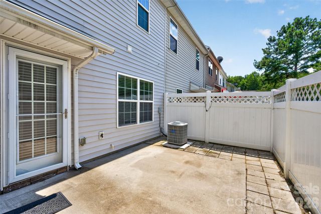13904 Singleleaf Lane, Charlotte, NC 28278