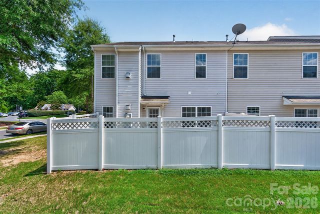 13904 Singleleaf Lane, Charlotte, NC 28278