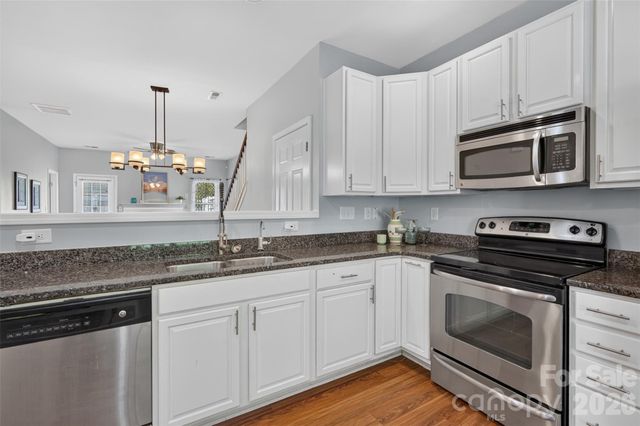 13904 Singleleaf Lane, Charlotte, NC 28278