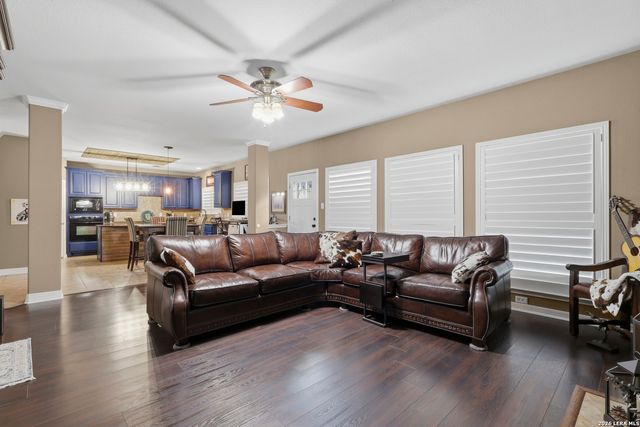 15607 Mission Crst, San Antonio, TX 78232
