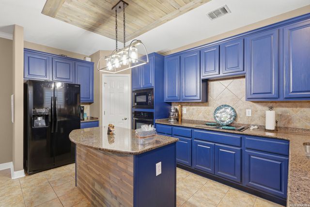 15607 Mission Crst, San Antonio, TX 78232