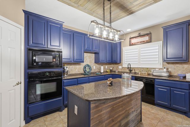 15607 Mission Crst, San Antonio, TX 78232