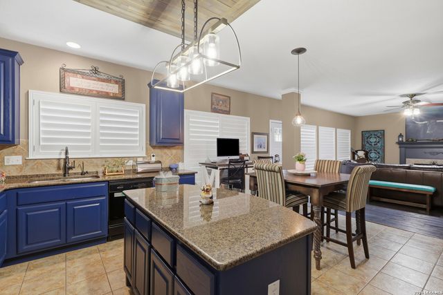 15607 Mission Crst, San Antonio, TX 78232
