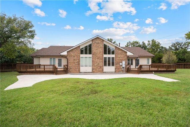 707 Quail Creek Road, Parsons, KS 67357