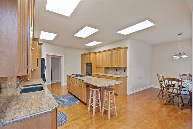 707 Quail Creek Road, Parsons, KS 67357