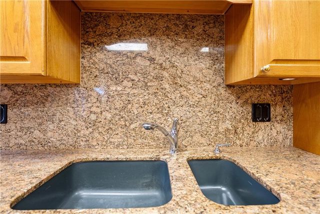 707 Quail Creek Road, Parsons, KS 67357