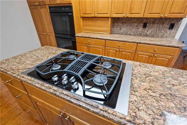 707 Quail Creek Road, Parsons, KS 67357