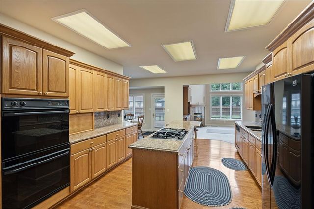 707 Quail Creek Road, Parsons, KS 67357