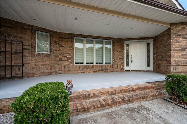 707 Quail Creek Road, Parsons, KS 67357