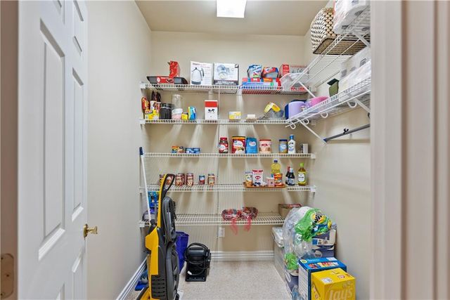 707 Quail Creek Road, Parsons, KS 67357