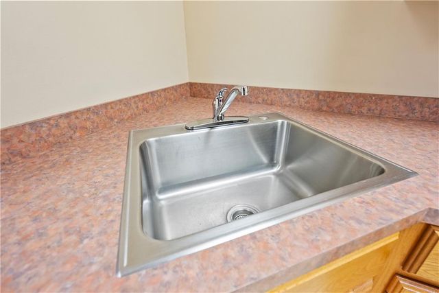 707 Quail Creek Road, Parsons, KS 67357