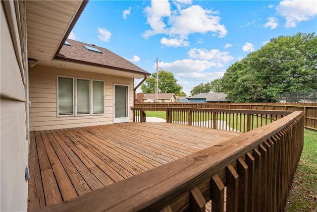 707 Quail Creek Road, Parsons, KS 67357