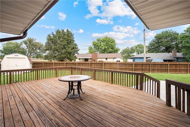 707 Quail Creek Road, Parsons, KS 67357