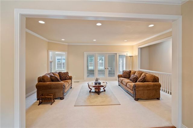 707 Quail Creek Road, Parsons, KS 67357