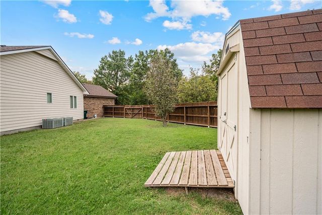 707 Quail Creek Road, Parsons, KS 67357