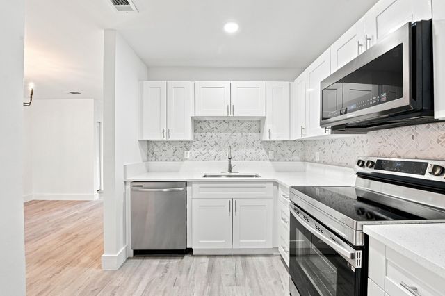 621 NW 47th Street, Deerfield Beach, FL 33064