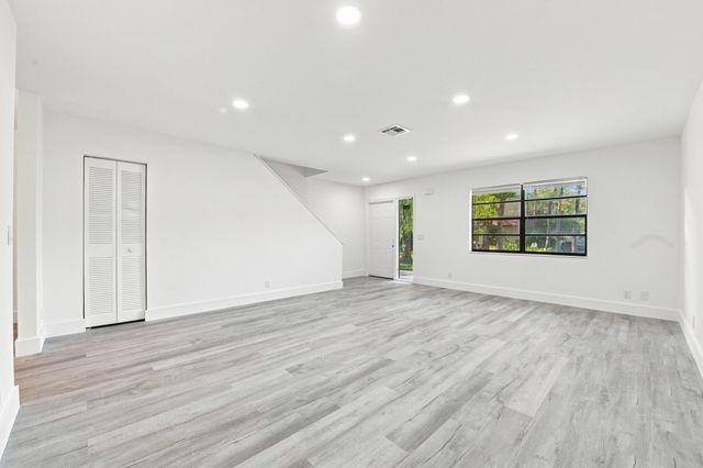 621 NW 47th Street, Deerfield Beach, FL 33064
