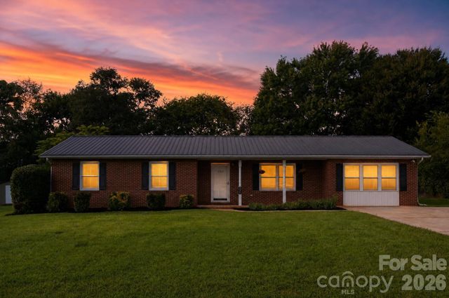 2504 Ashford Drive, Newton, NC 28658