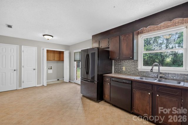 2504 Ashford Drive, Newton, NC 28658