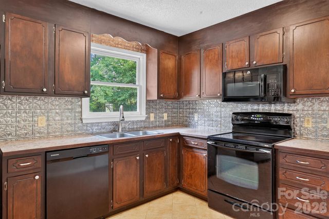 2504 Ashford Drive, Newton, NC 28658