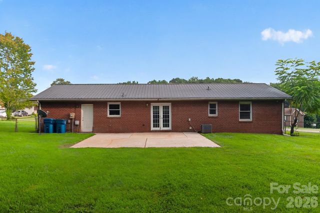 2504 Ashford Drive, Newton, NC 28658