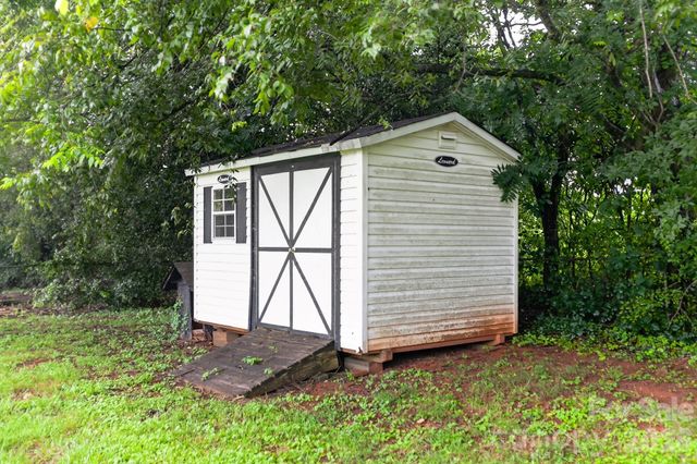 2504 Ashford Drive, Newton, NC 28658