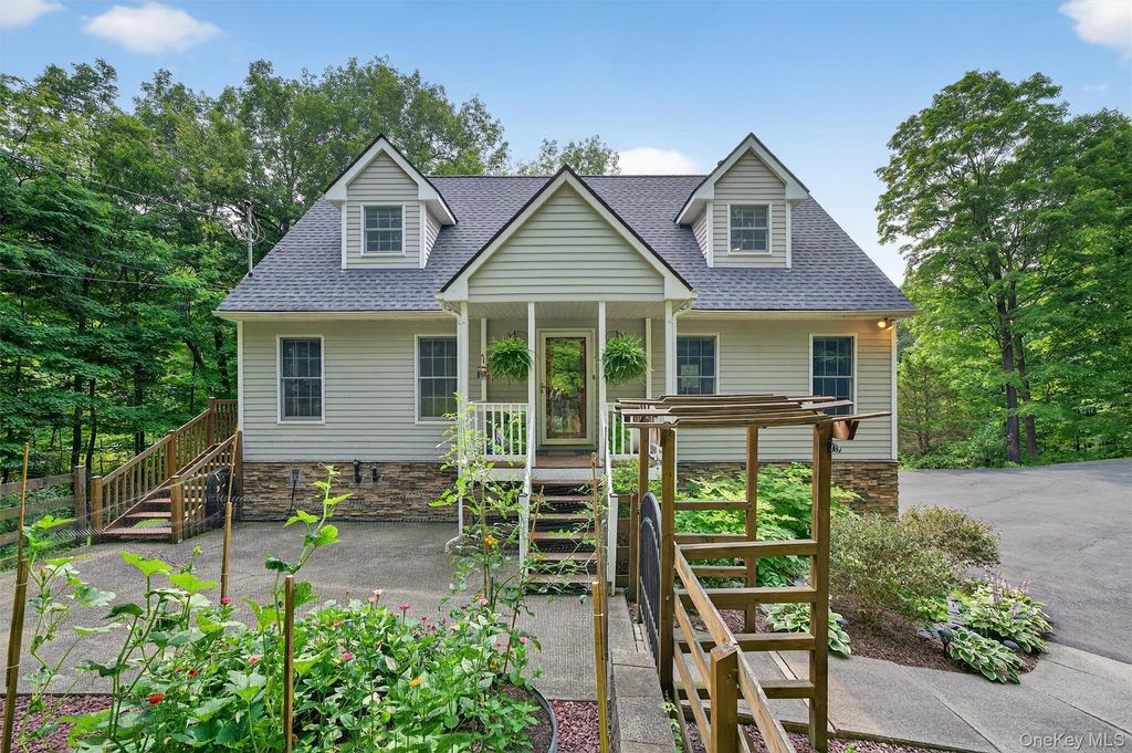 111 Felter Hill Road, Monroe, NY 10950