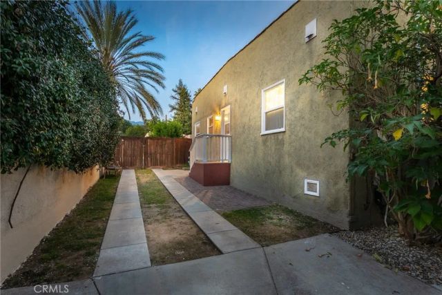 466 Wickliffe Drive, Pasadena, CA 91104