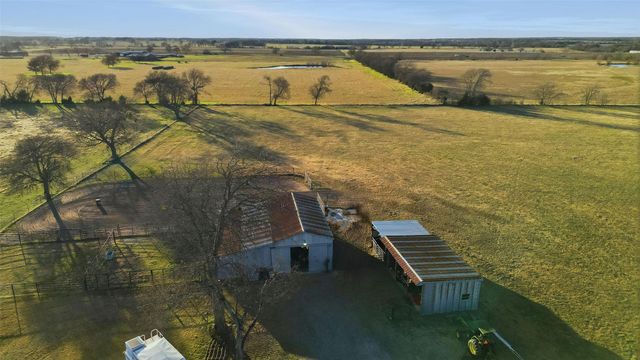 3781 Fm 151, Whitewright, TX 75491