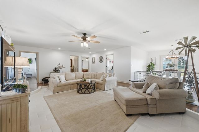 3781 Fm 151, Whitewright, TX 75491