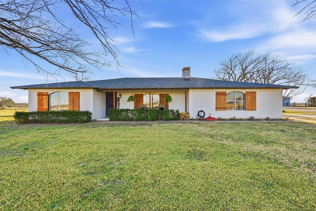 3781 Fm 151, Whitewright, TX 75491