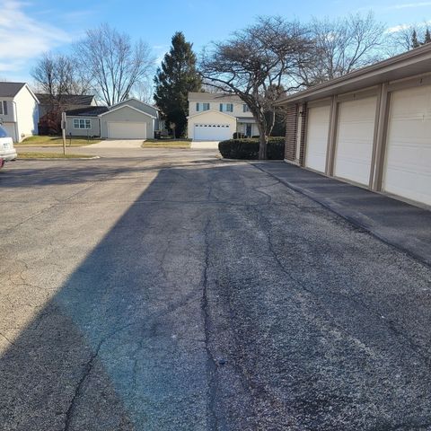 803 Garden Circle 7A, Streamwood, IL 60107