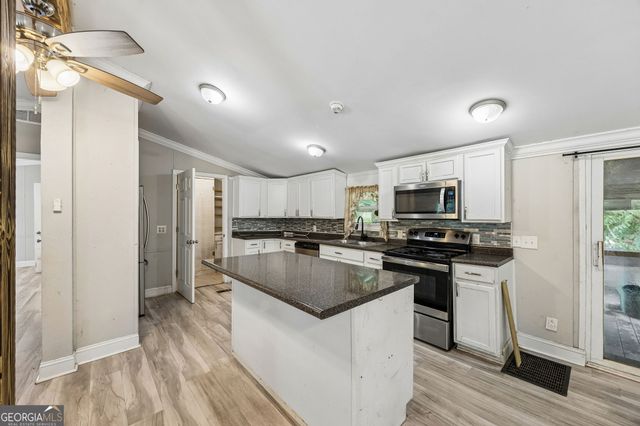 302 Hardee Road NE, Ludowici, GA 31316