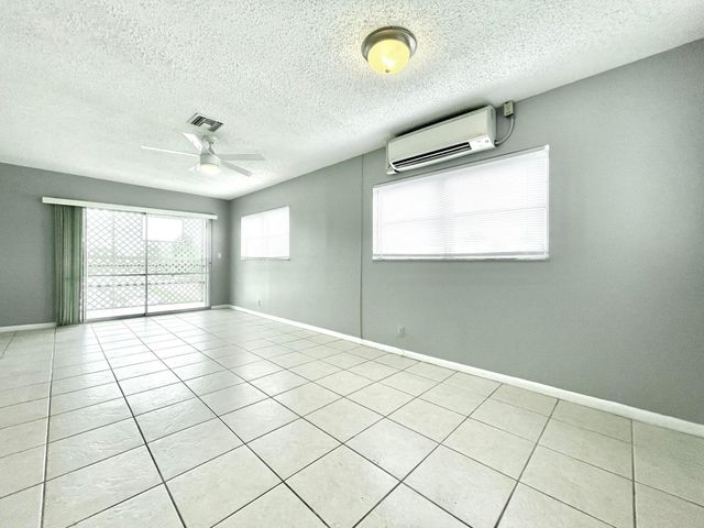 1021 Crystal Lake Drive 315, Deerfield Beach, FL 33064