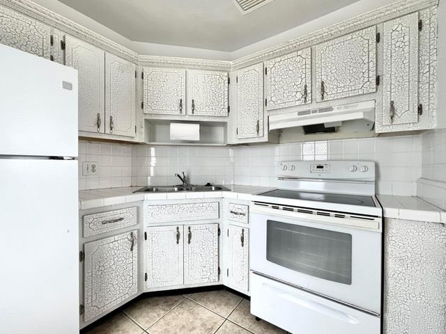 1021 Crystal Lake Drive 315, Deerfield Beach, FL 33064