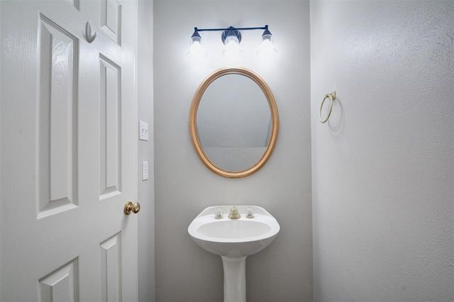 539 W North Hill Drive, Spring, TX 77388