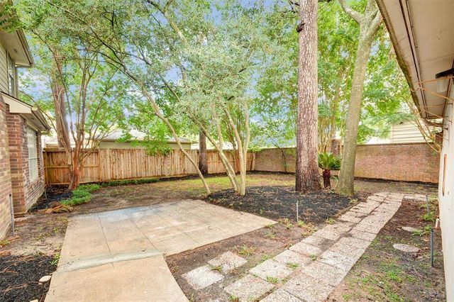 539 W North Hill Drive, Spring, TX 77388