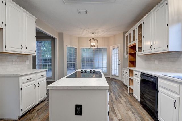 539 W North Hill Drive, Spring, TX 77388