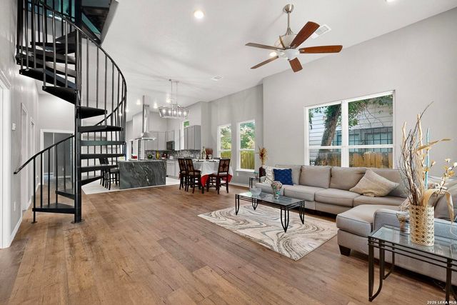 305 SPRUCE ST, San Antonio, TX 78203