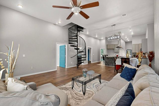 305 SPRUCE ST, San Antonio, TX 78203
