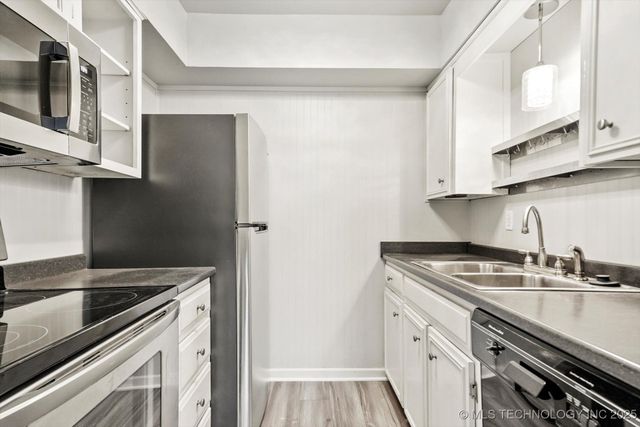 6 E 22nd Street B110, Tulsa, OK 74114