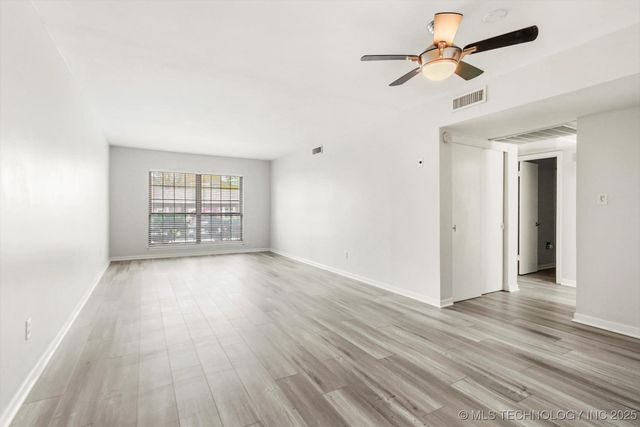 6 E 22nd Street B110, Tulsa, OK 74114