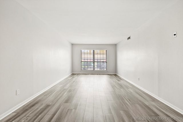 6 E 22nd Street B110, Tulsa, OK 74114